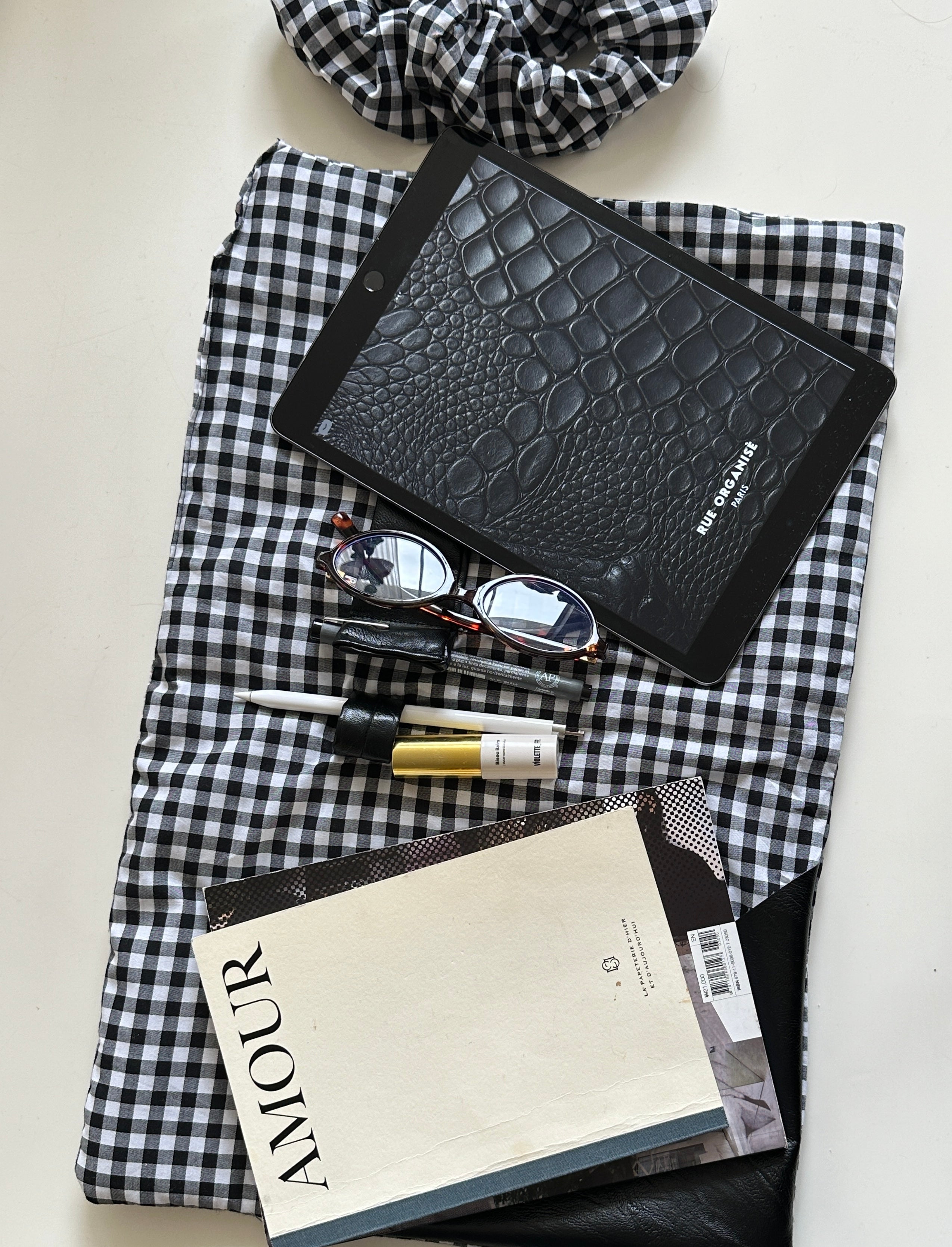 La Pochette – Black Gingham iPad, Laptop & Document Folio